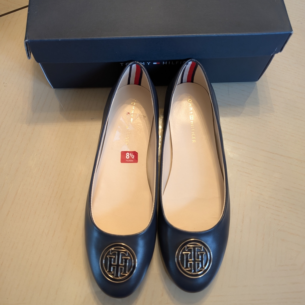 Tommy Hilfiger Women's Navy Blue Flats